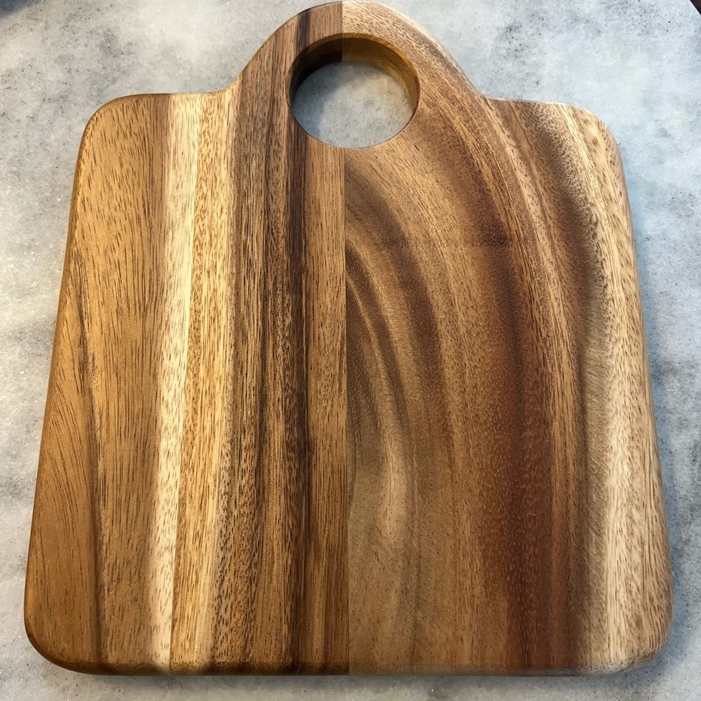 Wooden cutting board
